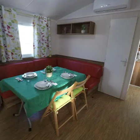 캠프장 Zaar Homes 푸리르토레알